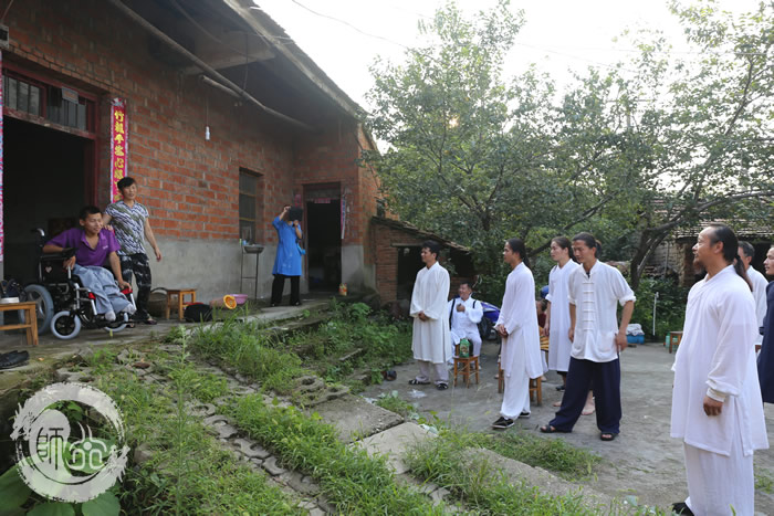 爱心捐赠 传递正能量 