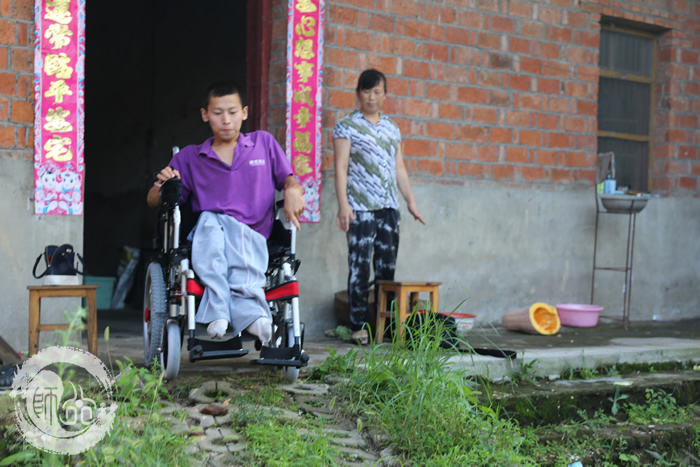 爱心捐赠 传递正能量 