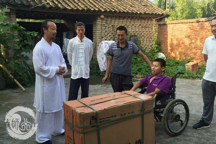 爱心捐赠 传递正能量 