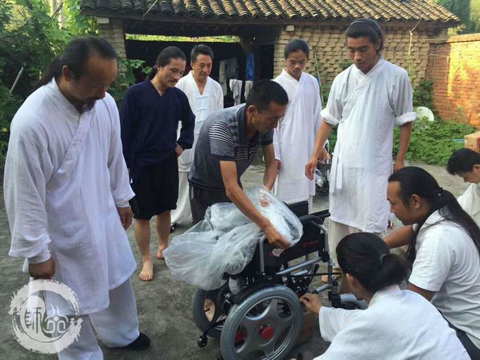 爱心捐赠 传递正能量 