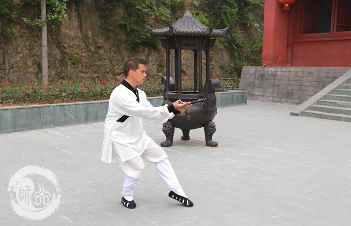 道不远人,人自远道