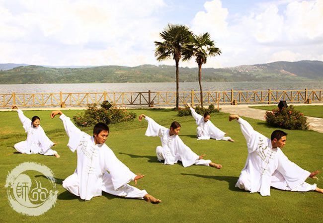 泡温泉时打太极能康复骨损伤 泡温泉时打太极能康复骨损伤