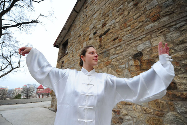 女性练太极不仅有利健康还养颜