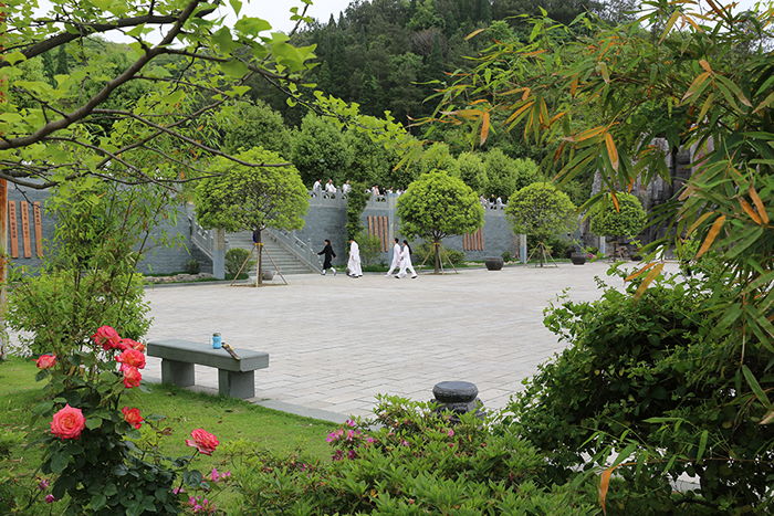 武当深处有桃源,圣山必会有圣贤