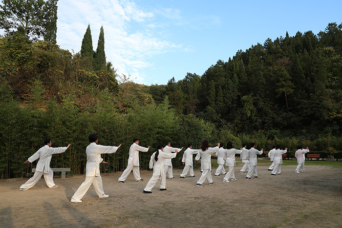 武汉大学总裁国学班来馆学习交流