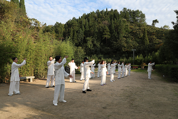 武汉大学总裁国学班来馆学习交流