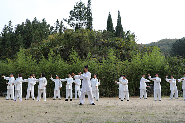 武汉大学总裁国学班来馆学习交流