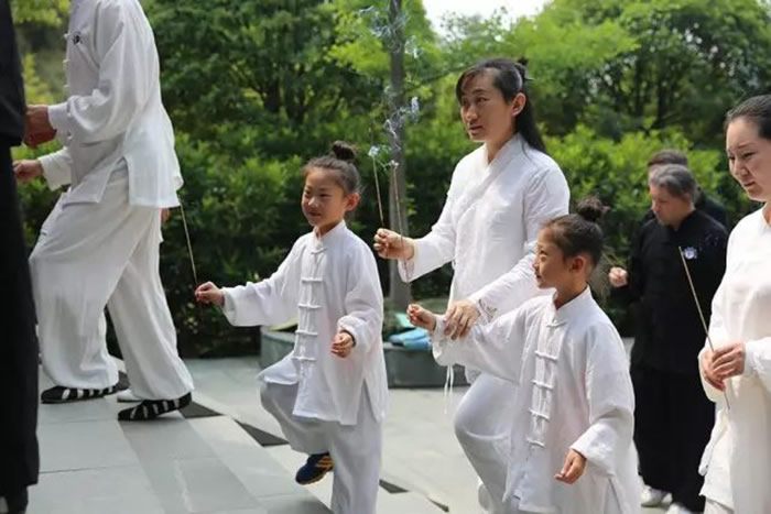 太极诗人谈修行：修的是心，行的是路