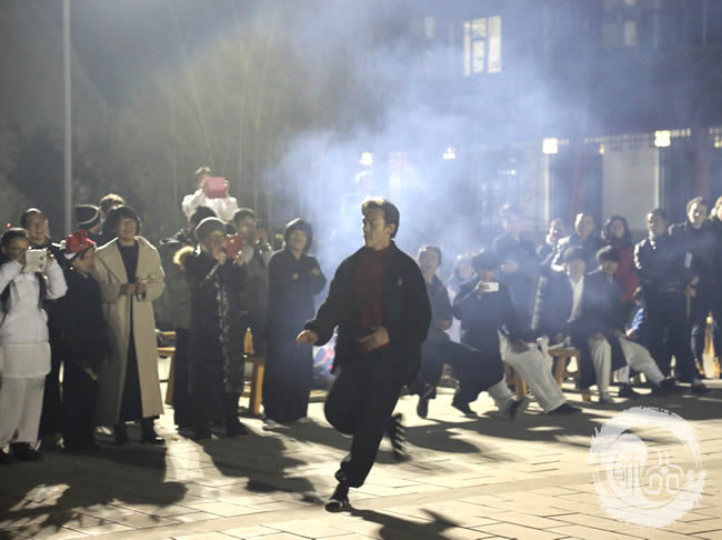 炫酷的MJ舞蹈表演震惊全场