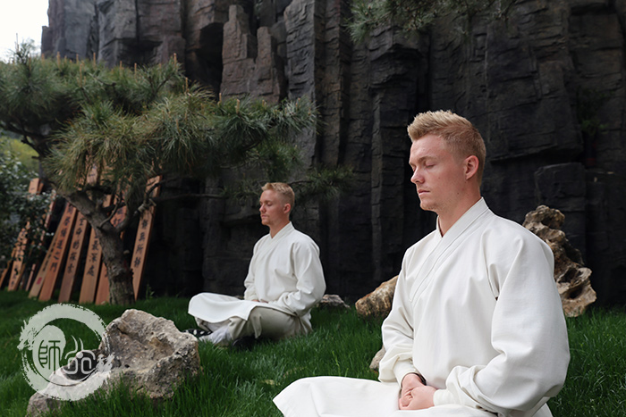 长江日报来师行武馆采访