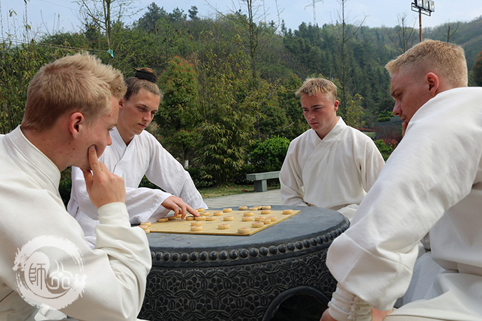 长江日报来师行武馆采访