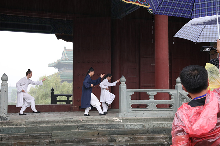 师行武馆参与央视《魅力中国城》节目拍摄