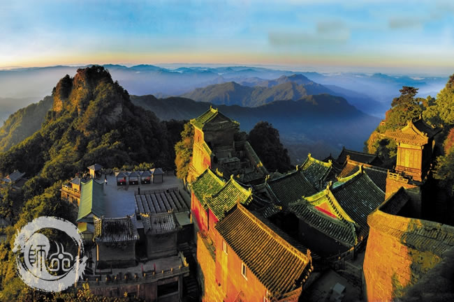 武当山虔诚问道 感悟天人合一