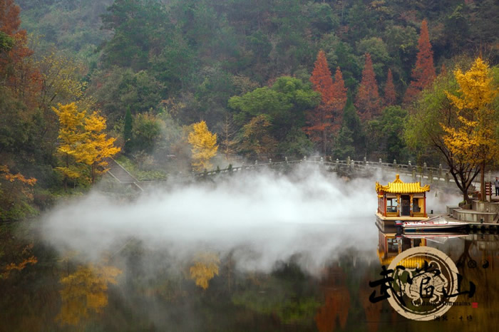风景优美的秋季 灵动武当最令人销魂