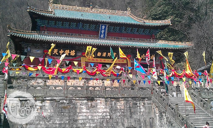 武当山迎来4928人朝圣游团队