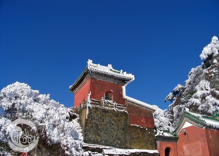 武当山现梦幻雪景分外妖娆