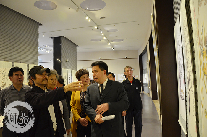 武当与五岳美术作品书画展在武当山地质博物馆启动