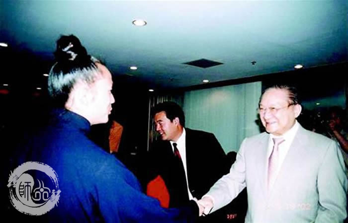 金庸回信:对武当山仰慕已久