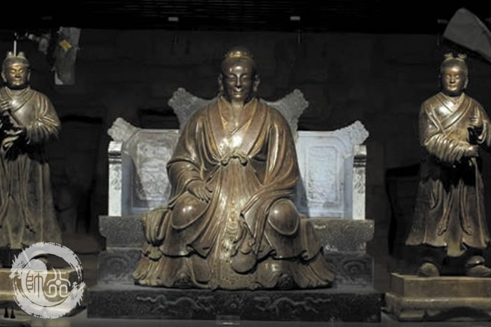 武当山张三丰塑像：明代铜像中难得的佳作