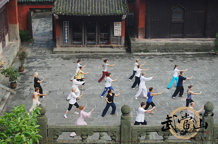 国家主流媒体聚焦武当“旅游+武术”