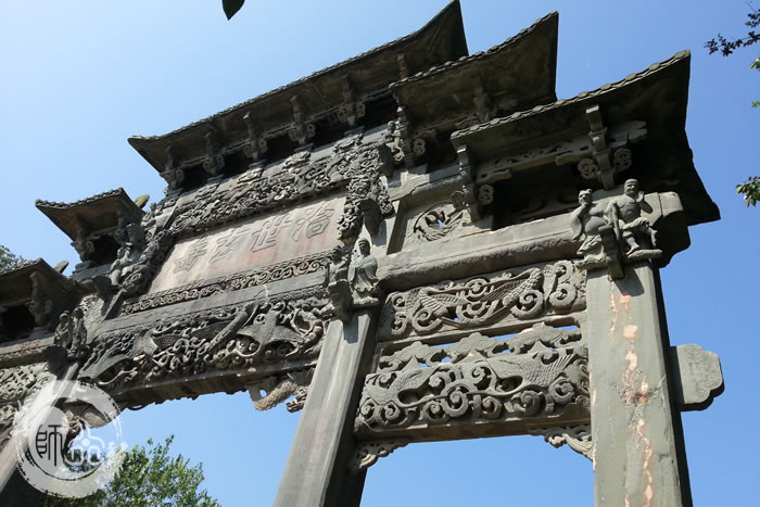 武当古建筑：治世玄岳牌坊