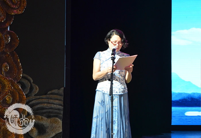 首届太极文化与健身气功武当国际论坛“名家对话”在武当山太极剧场举行