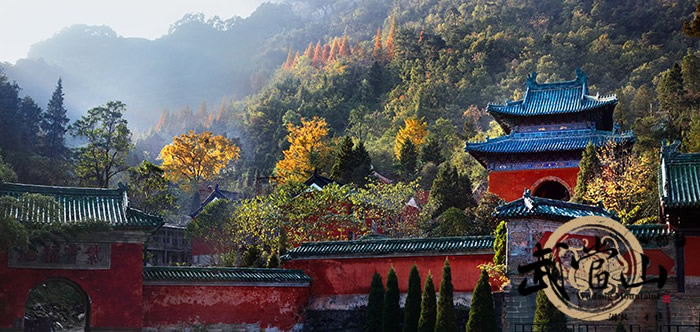 感受武当山之美,抚摸高山云海