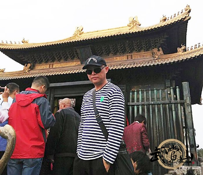 著名节目主持人孟非为武当山点赞