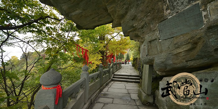 武当古建筑南岩宫：悬崖上的宫殿布局巧妙 