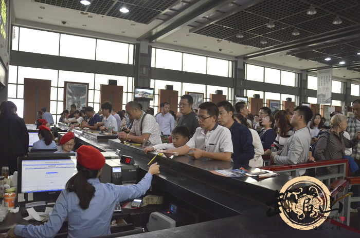 武当山假日旅游持续火爆 实现三大超越