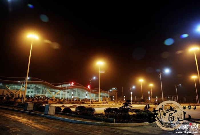 武当山机场迎第30万名旅客 航班起降4000多架次