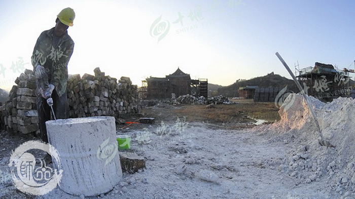 传统工艺修复遇真宫宫墙