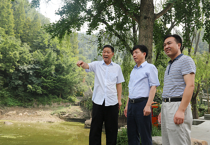吴先锋深入逍遥谷调研灾后重建工作