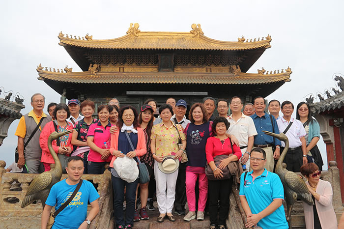 台湾苗栗县狮潭乡乡长谢春梅一行参访武当山