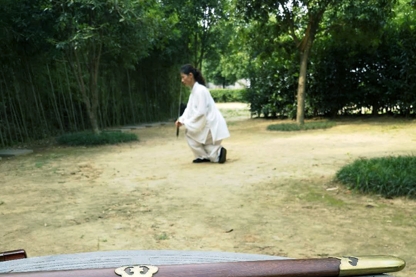 世界人在师行，师行人走世界