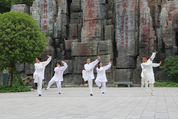 太极人生：再忙，也要练套太极拳！