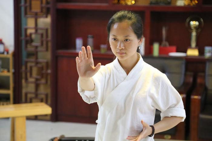 睡前打太极,养生治失眠!