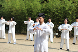 久坐职业一族的人如何练习太极拳才可以消除症状