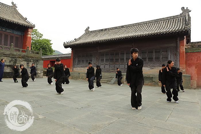 陈师行道长视察武馆传统武术班