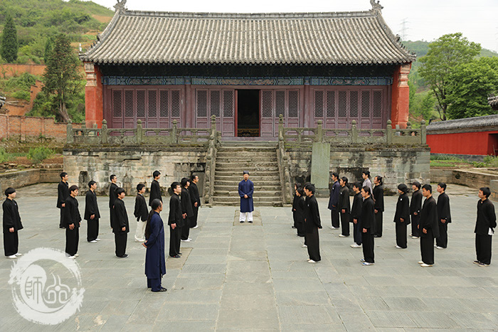 陈师行道长视察武馆传统武术班