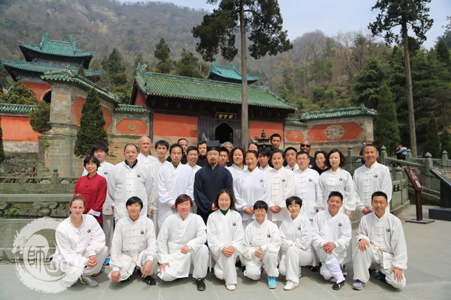 武馆的在紫霄宫前合影