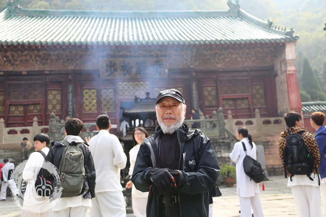 师行功夫馆里的韩国大叔在武当山