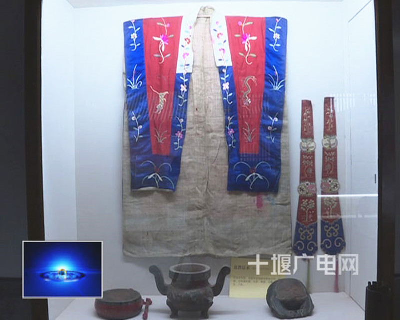 藏友自办民间收藏展 300件藏品展示武当道教文化